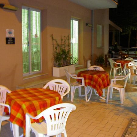 Hotel Ivette Rimini Extérieur photo